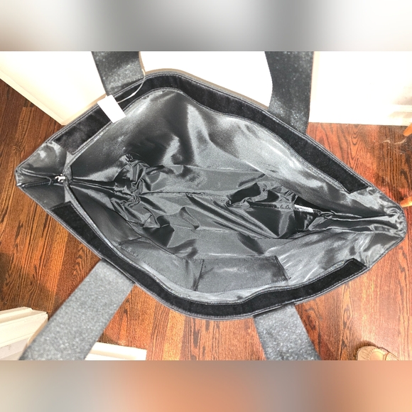 VS shine tote - Picture 6 of 6